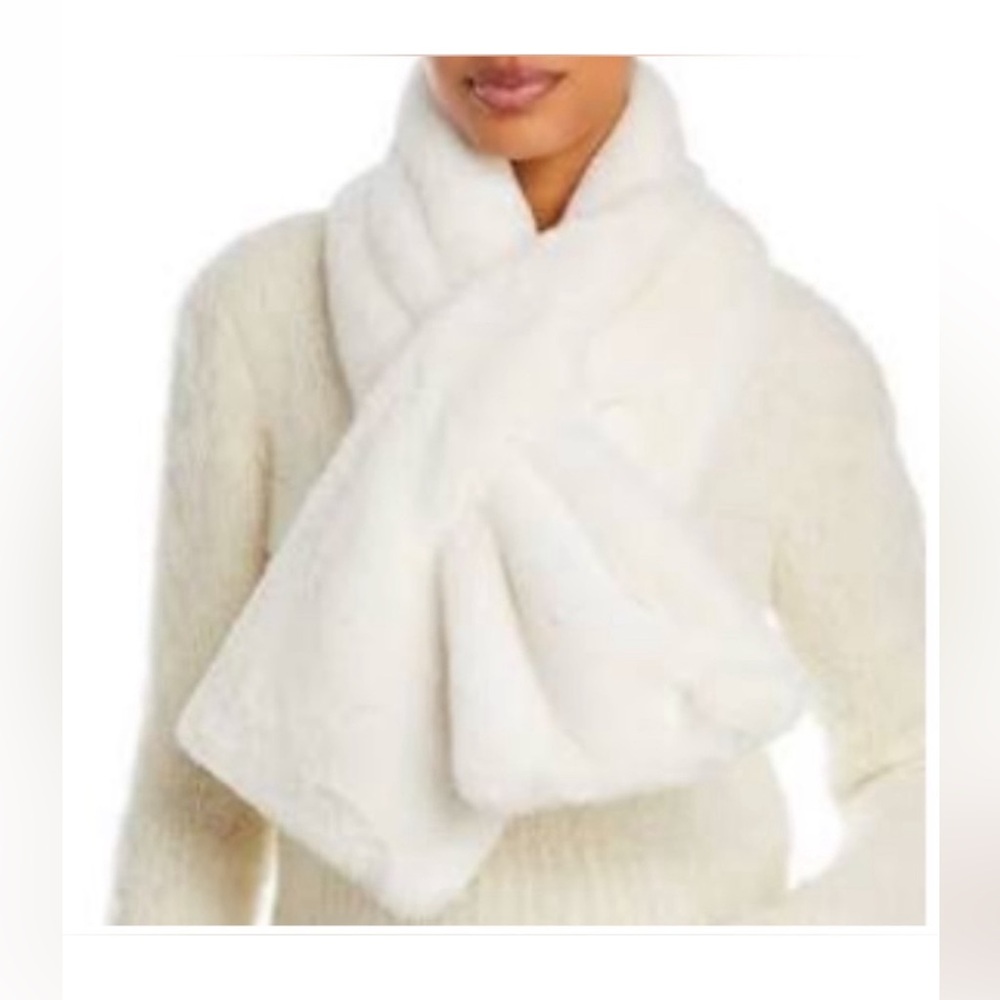Apparis Scarf